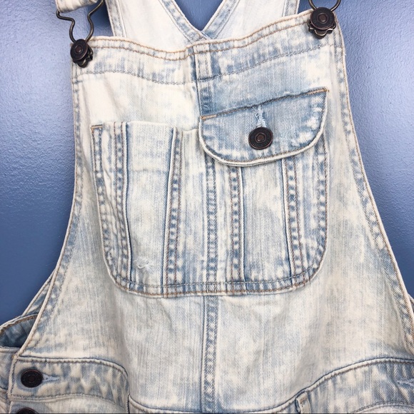 Abercrombie & Fitch Overalls Light Wash Shorts - Picture 3 of 8